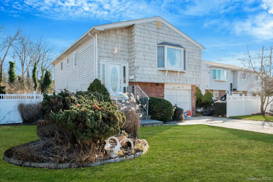 266 Kellum Street, West Babylon, NY 11704 - Image #2