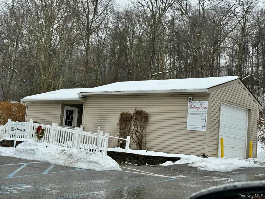 129 Brittany Terrace #129, Rock Tavern, NY 12575 - Image #3