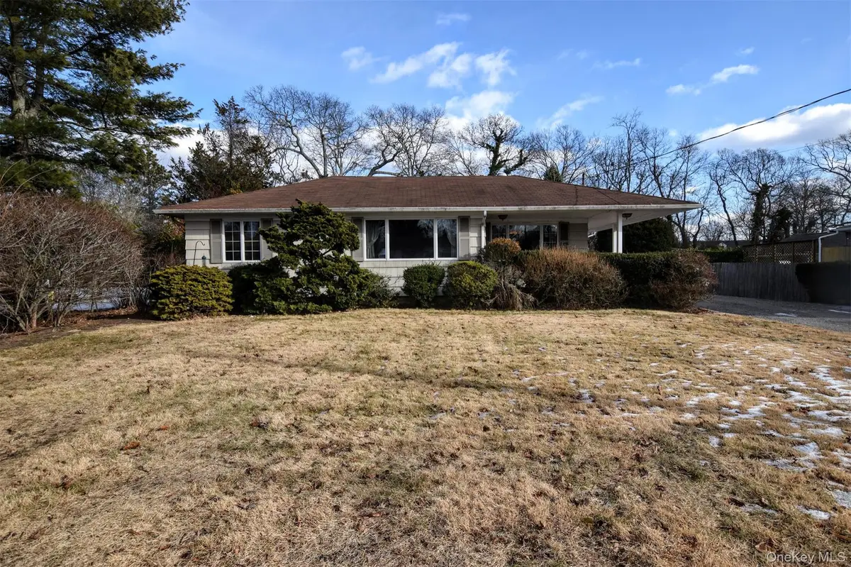 41 Country Club Road, Bellport, NY 11713 - Image #1