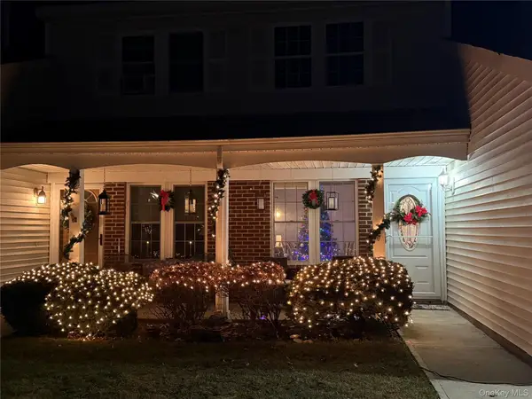 189 Haddon Hollow Court, Middle Island, NY 11953