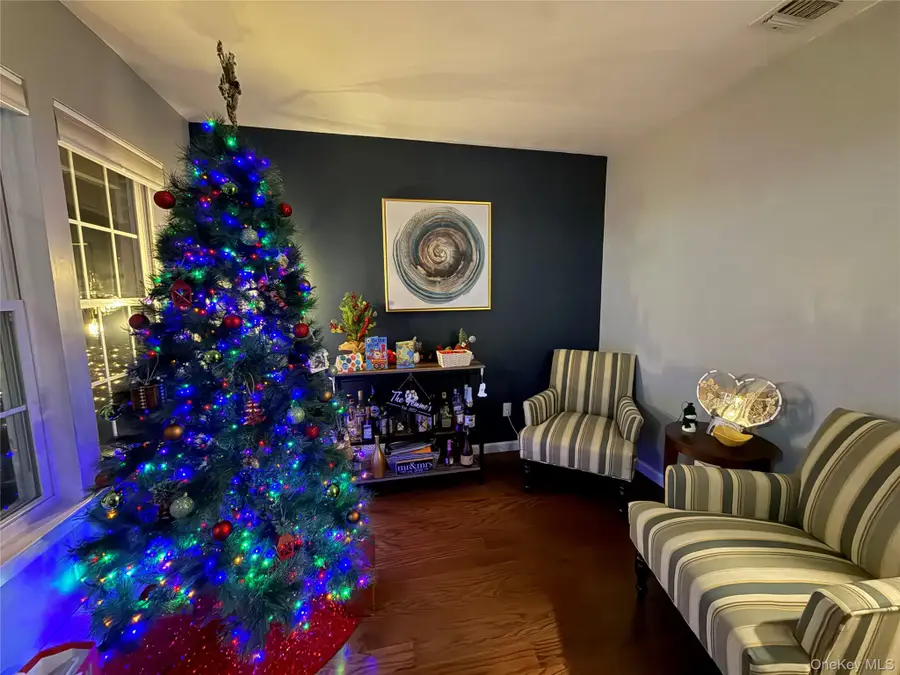 189 Haddon Hollow Court, Middle Island, NY 11953 - Image #2