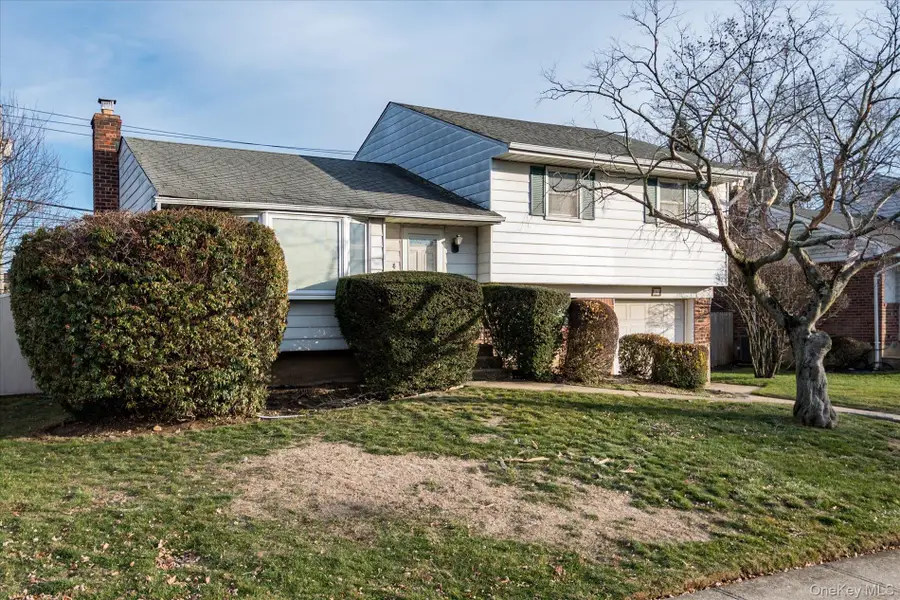 285 Southwood Circle, Syosset, NY 11791 - Image #3