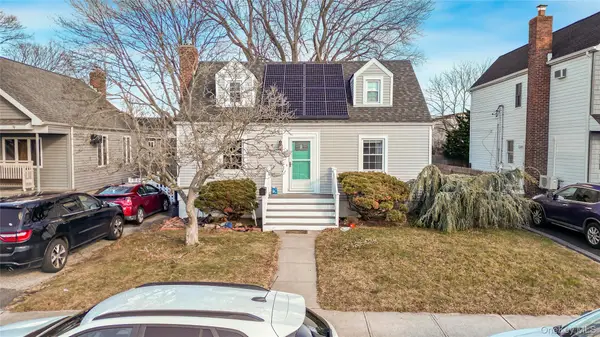 222 Lido Parkway, Lindenhurst, NY 11757