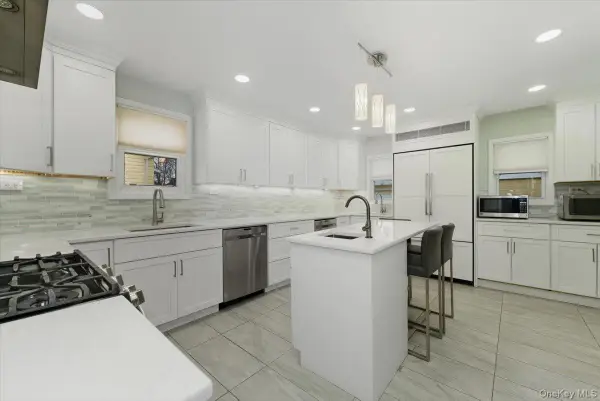 422 Cedarhurst Avenue, Cedarhurst, NY 11516