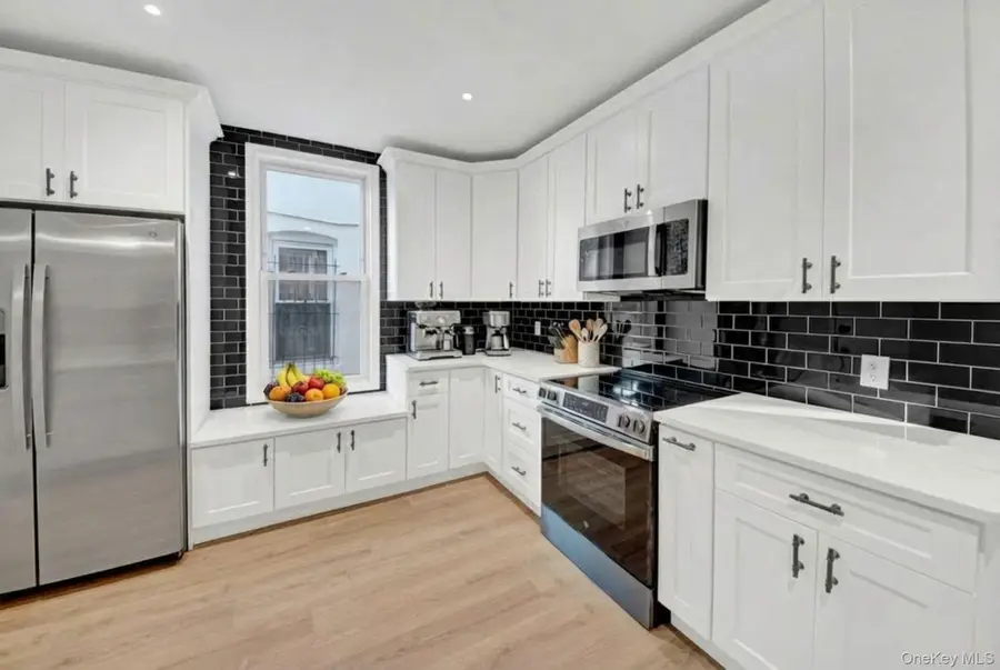 3232 Fenton Avenue, Bronx, NY 10469 - Image #3