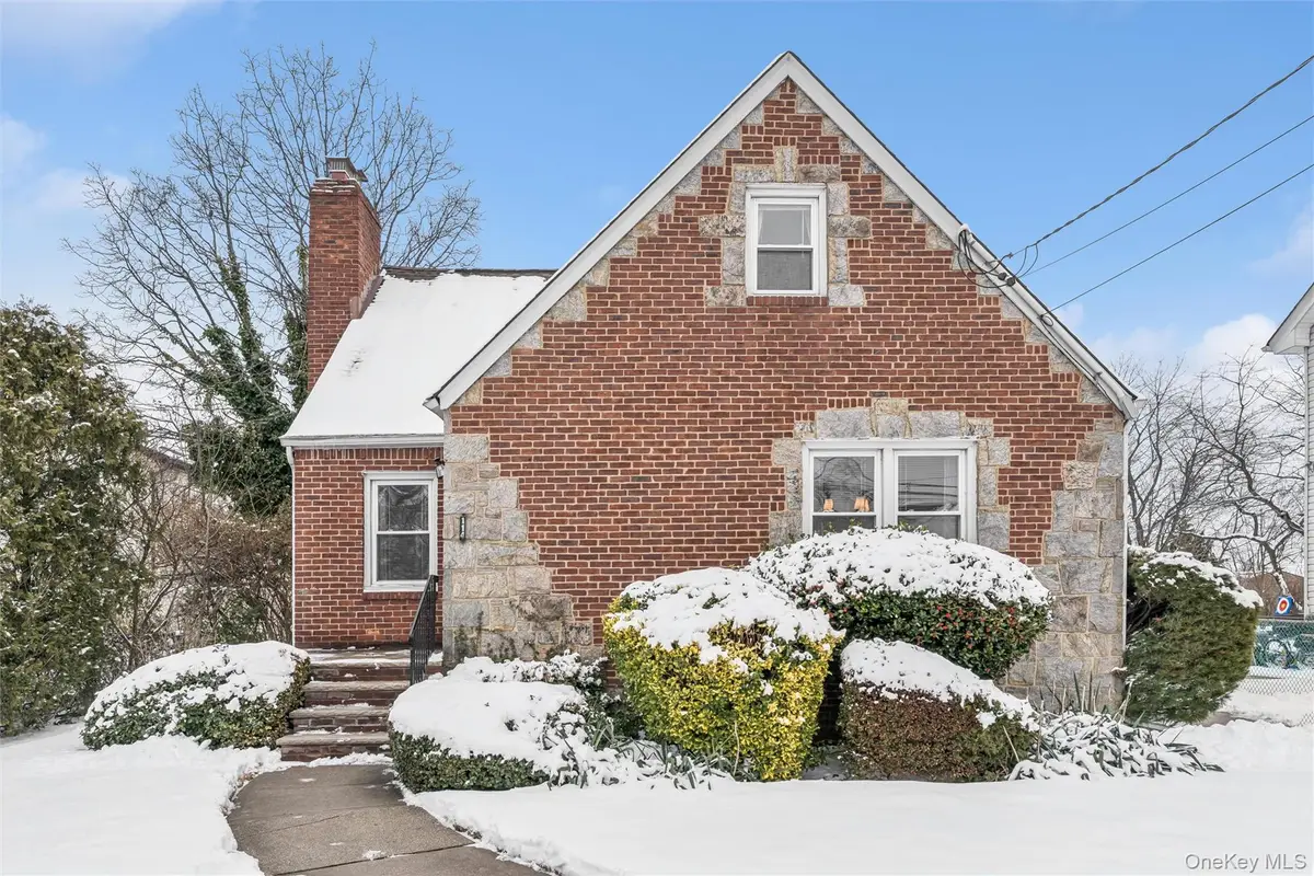 114 Lexington Avenue, Franklin Square, NY 11010 - Image #1