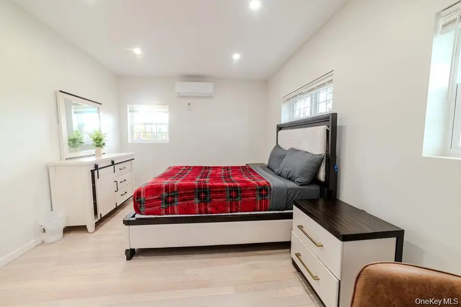 327 Mundy Lane, Mount Vernon, NY 10550 - Image #3