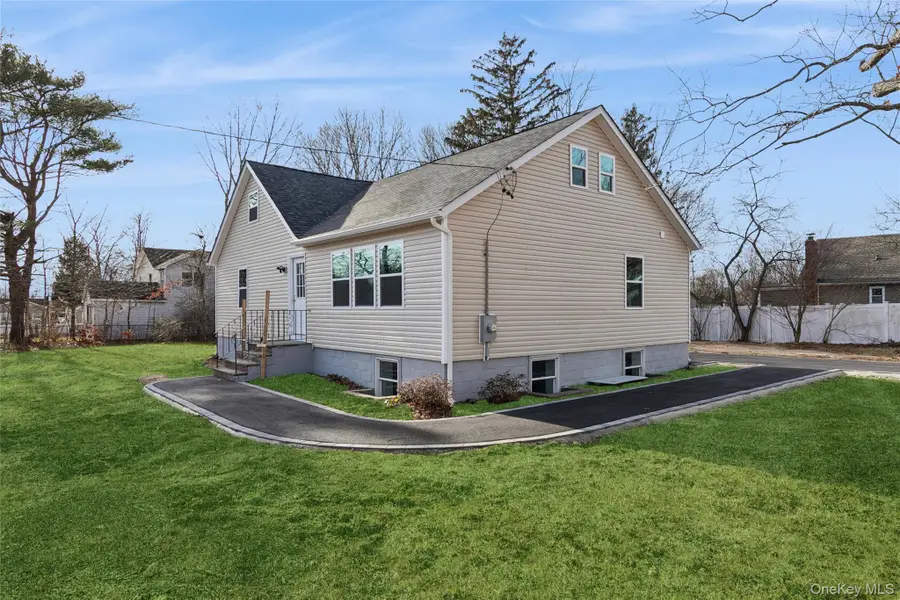 232 Berkshire Drive, Farmingville, NY 11738 - Image #2