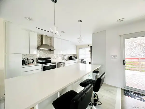 66 Smith Street, Glen Cove, NY 11542