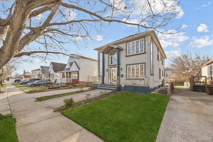 8132 265th Street, Glen Oaks, NY 11004 - Image #3