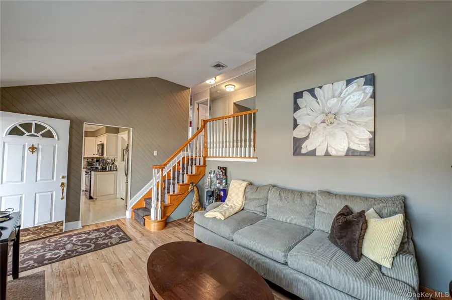 12 Ida Lane, North Babylon, NY 11703 - Image #3