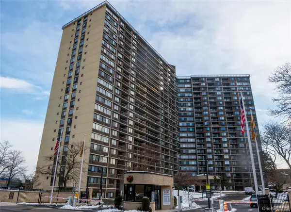 2 Bay Club Drive #2T, Bayside, NY 11360