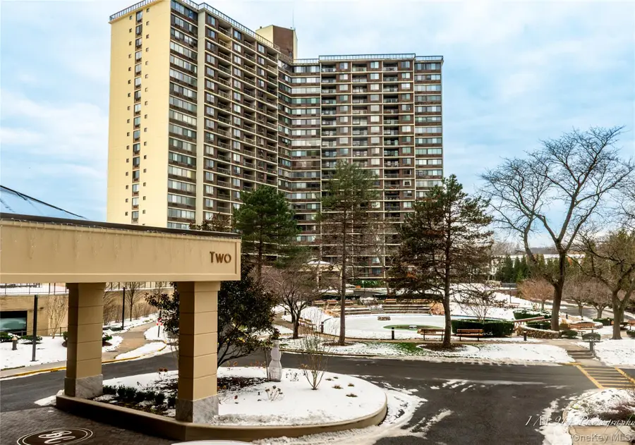 2 Bay Club Drive #2T, Bayside, NY 11360 - Image #2