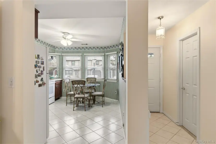 10 Hampton Way, Woodbury, NY 11797 - Image #3