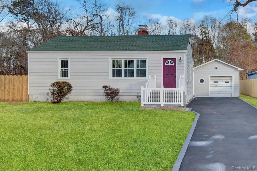 225 Norma Avenue, West Islip, NY 11795 - Image #2