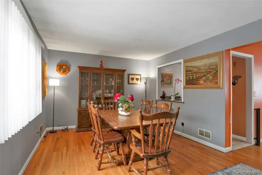 8 Windmill Lane, New City, NY 10956 - Image #2