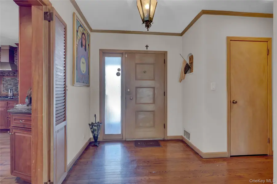 140 Long Drive, Hempstead, NY 11550 - Image #3