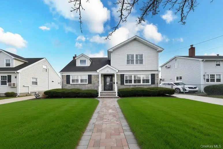 105 Dow Avenue, Mineola, NY 11501 - #1