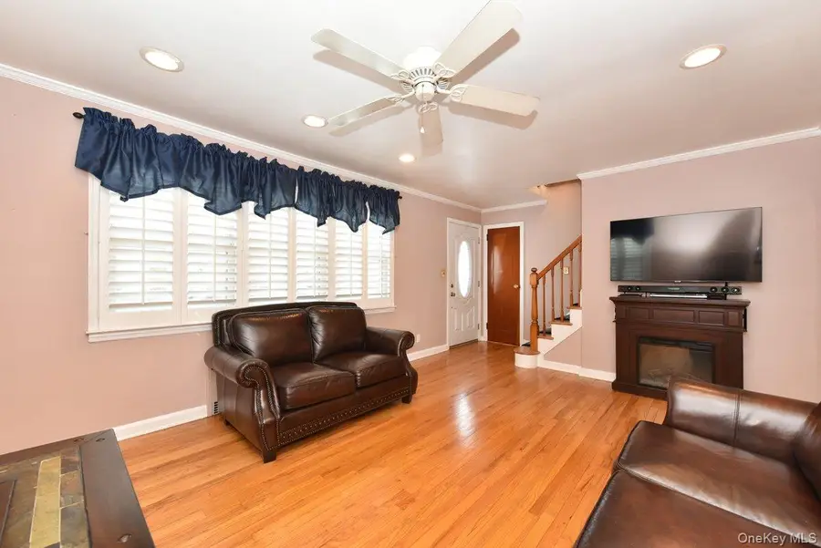 105 Dow Avenue, Mineola, NY 11501 - #2