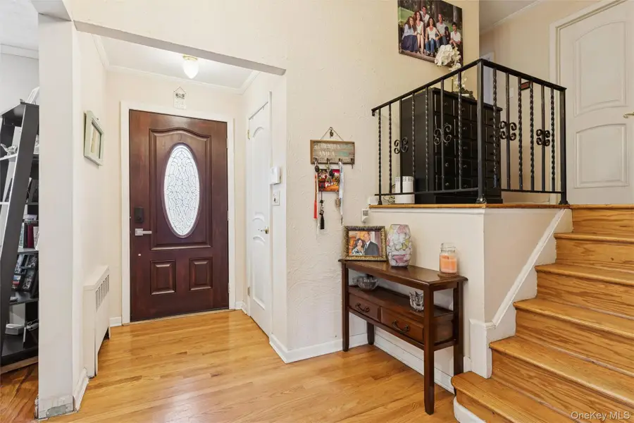 616 Duke Street, Westbury, NY 11590 - Image #2