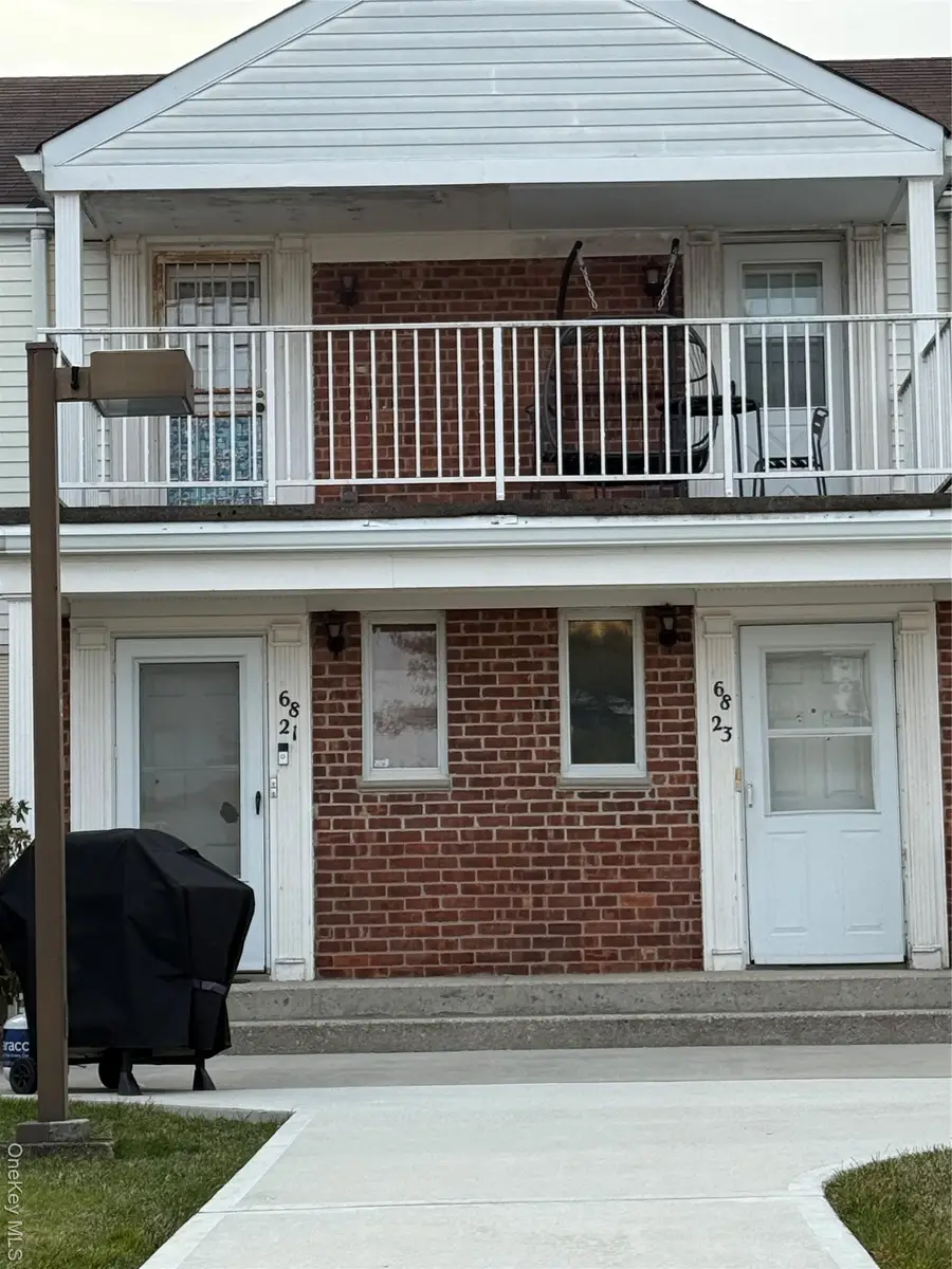 68-21A Cloverdale Lane, Oakland Gardens, NY 11364 - Image #2