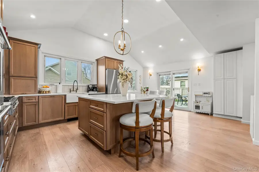 64 Nehring Avenue, Babylon, NY 11702 - Image #3