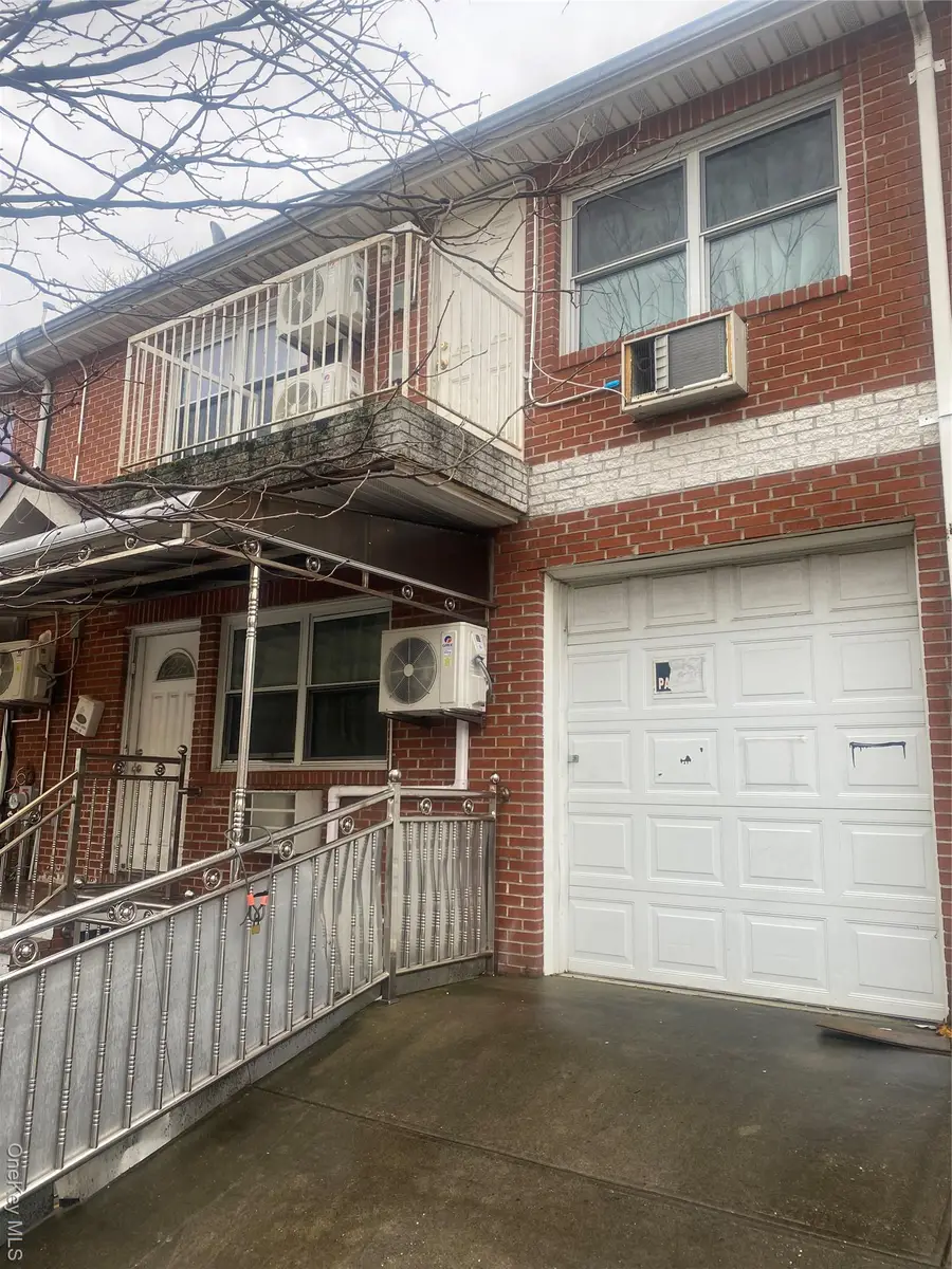 15818 85th Avenue, Jamaica, NY 11432 - Image #2