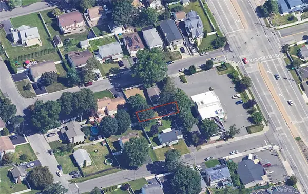 Kenmore Street, Deer Park, NY 11729