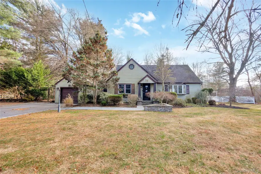 12 Summerset Drive, Smithtown, NY 11787 - Image #2