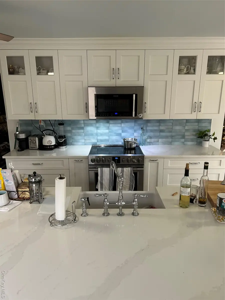 572 Puritan Drive, Shirley, NY 11967 - Image #2