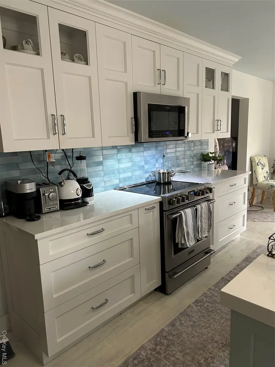 572 Puritan Drive, Shirley, NY 11967 - Image #3