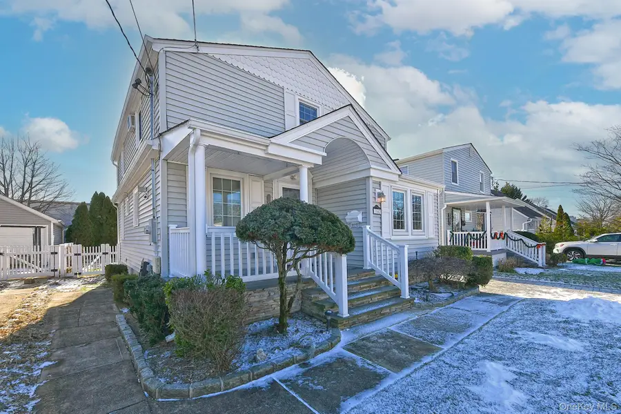 3042 Lowell Avenue, Wantagh, NY 11793 - Image #3