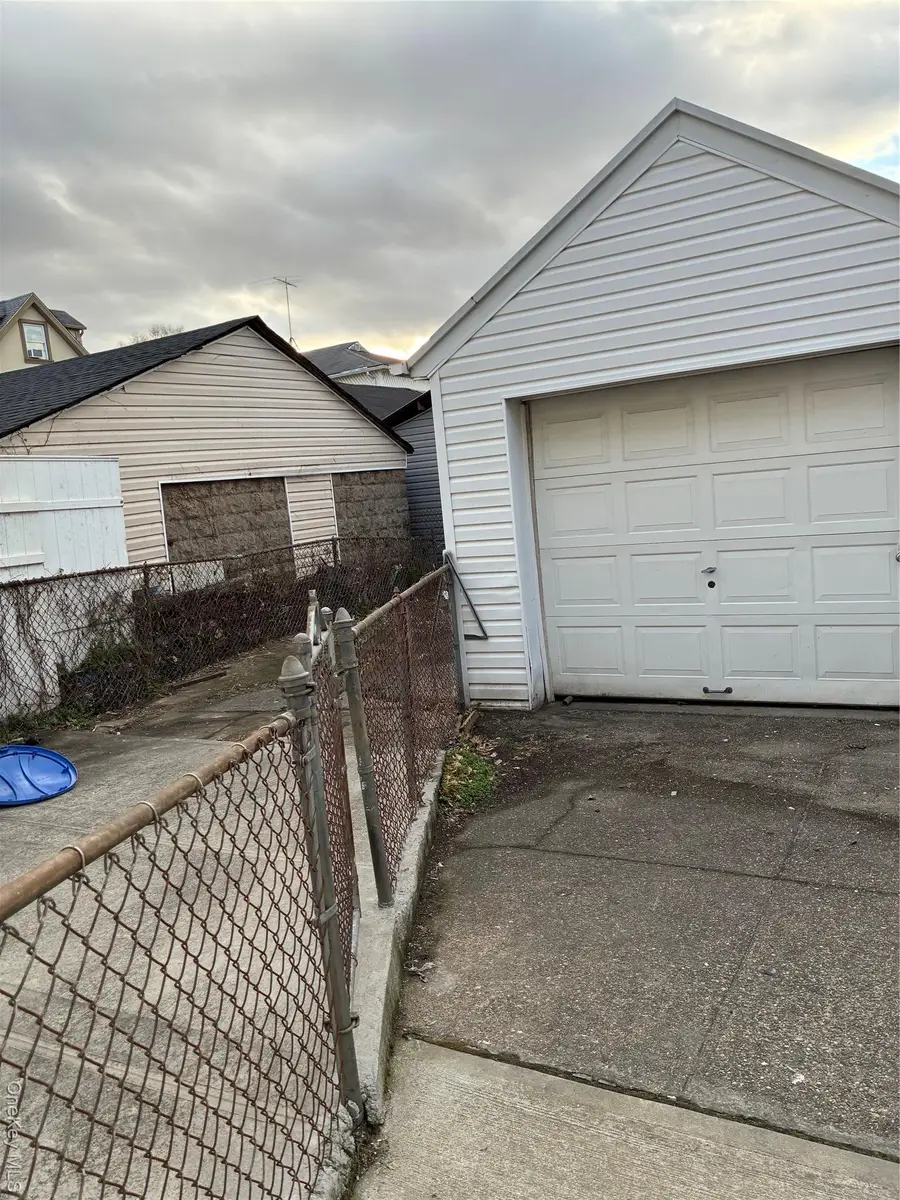 8918 182nd Place, Hollis, NY 11423 - Image #3