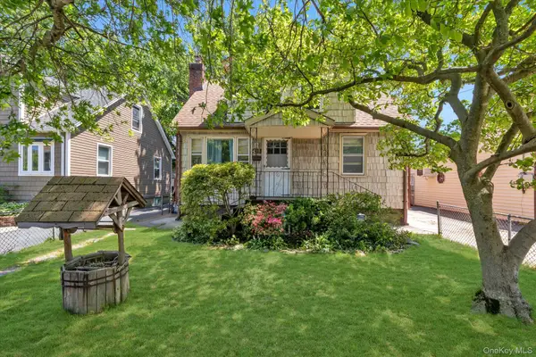 311 Hunnewell Avenue, Elmont, NY 11003