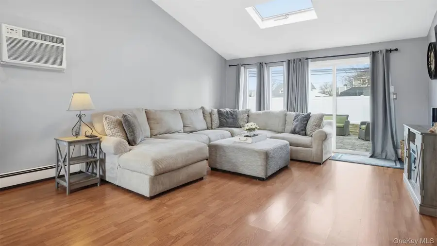 35 Twin Lane N, Wantagh, NY 11793 - Image #3