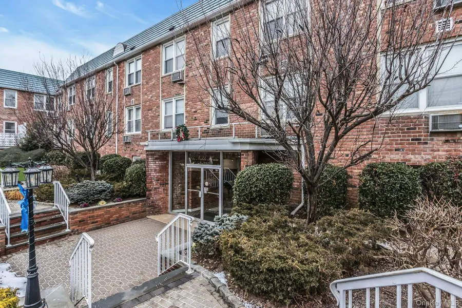 75 Noble #121, Lynbrook, NY 11563 - Image #3