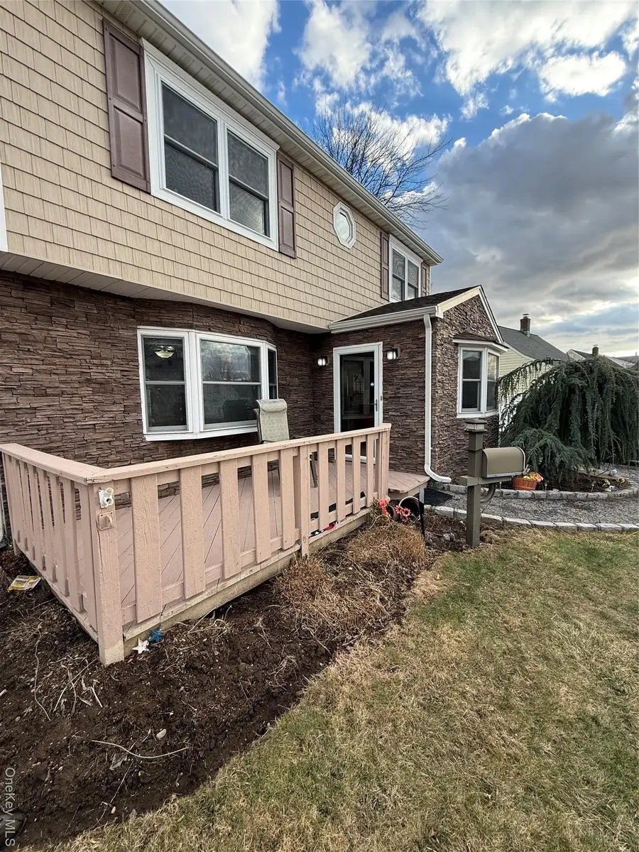 63 Anchor Lane, Levittown, NY 11756 - Image #2