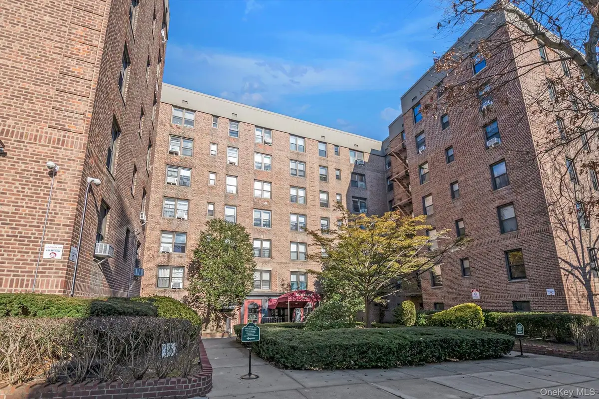 83-25 98 St #4L, Woodhaven, NY 11421 - Image #1