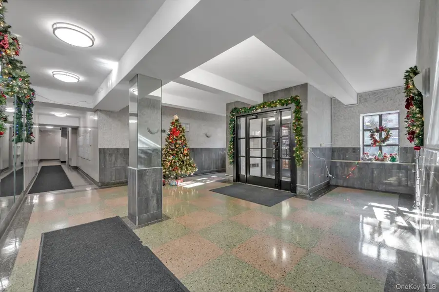 83-25 98 St #4L, Woodhaven, NY 11421 - Image #2