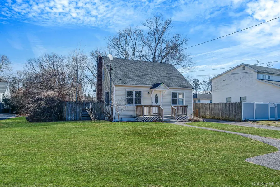 476 Revilo Avenue, Shirley, NY 11967 - #2