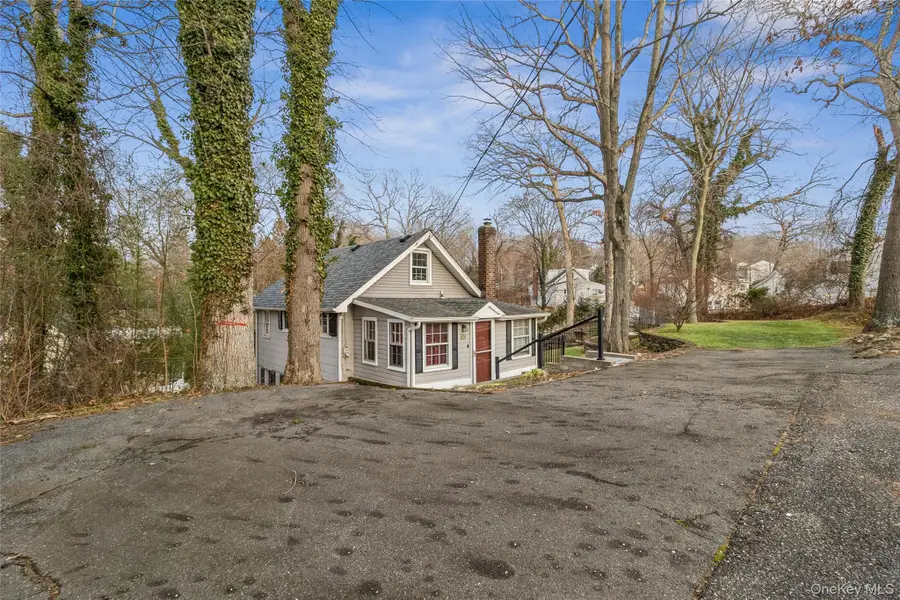89 Upton Drive, Sound Beach, NY 11789 - Image #3