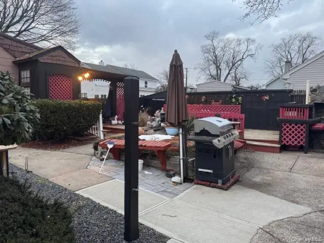 11 Hatcher Court, Amityville, NY 11701 - Image #3