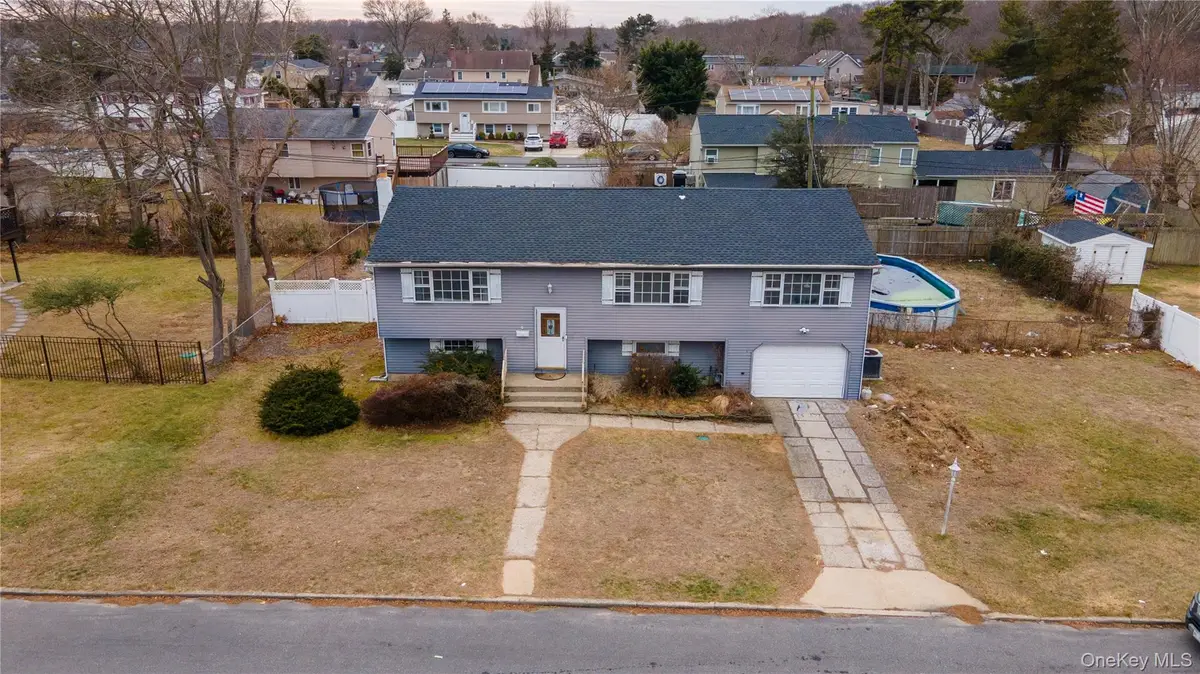 6 Oxford Street, Islip, NY 11751 - Image #1