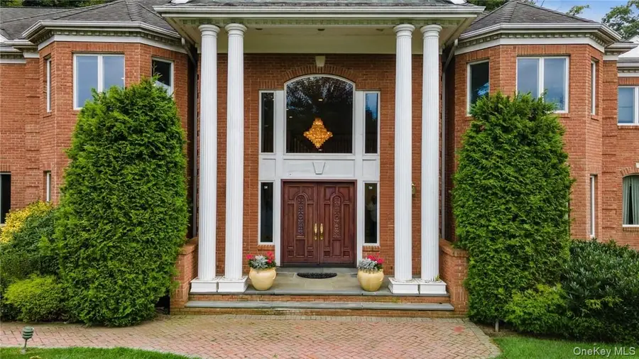 3 Vandelay Court, Scarsdale, NY 10583 - Image #3