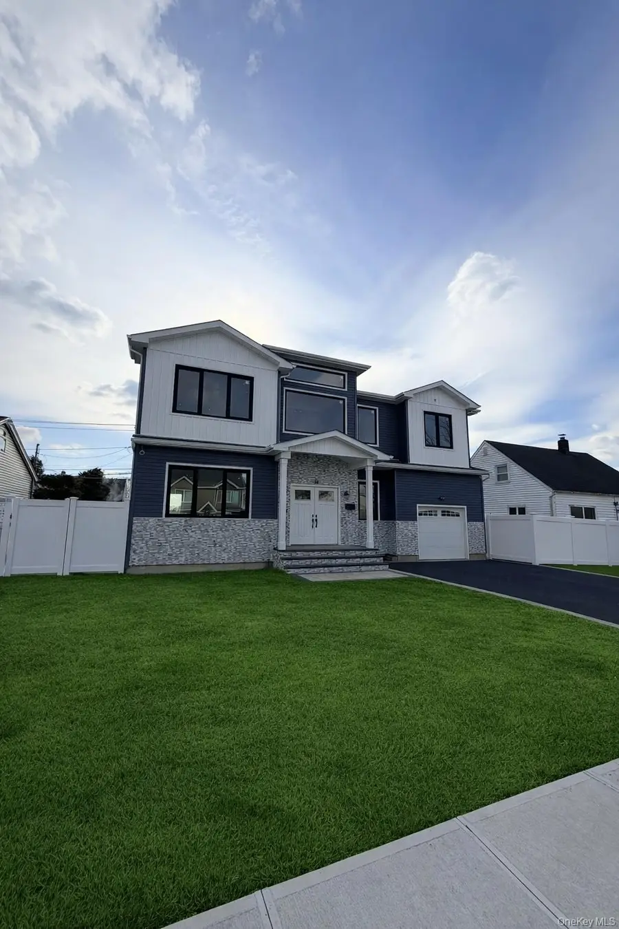 38 Dogwood Lane, Levittown, NY 11756 - Image #3