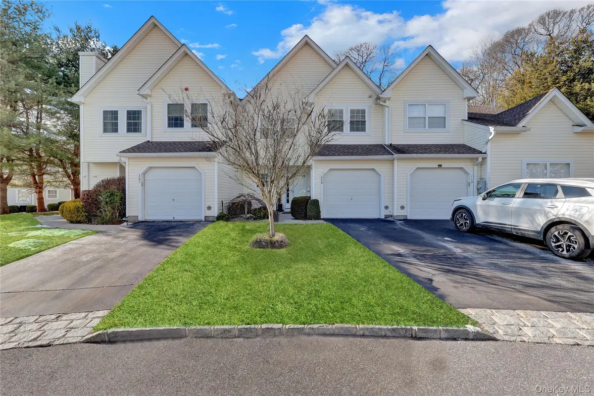 204 Erik Drive, East Setauket, NY 11733 - Image #1