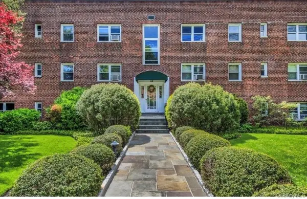 450 Pelham Road #3B, New Rochelle, NY 10805