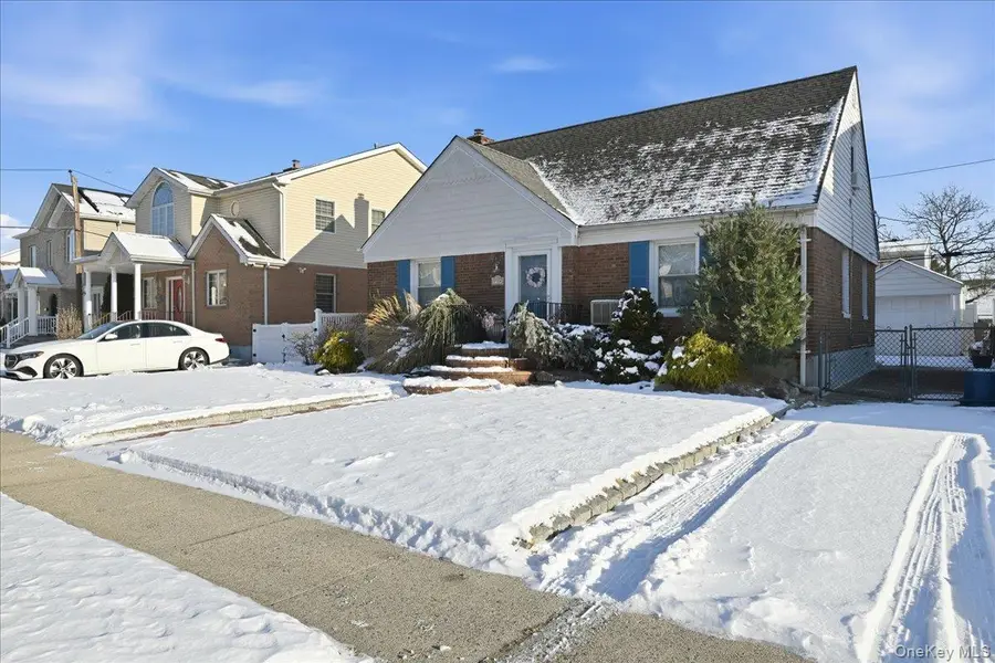 38 Irving Lane, New Hyde Park, NY 11040 - Image #3