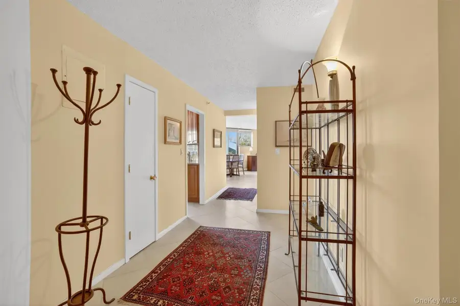 25 Rockledge Avenue #403, White Plains, NY 10601 - Image #3