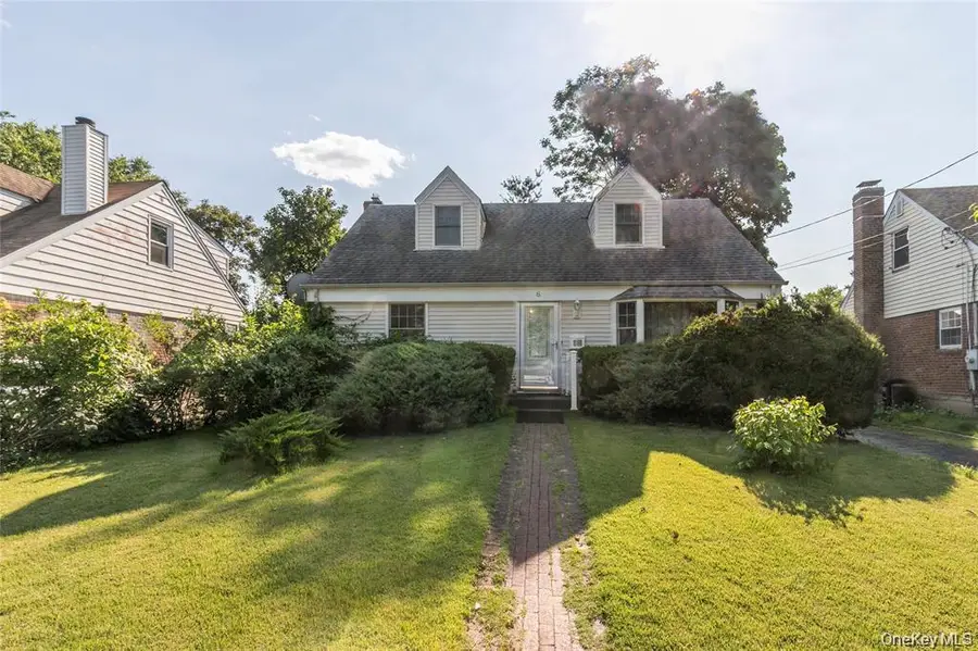 6 Grady Court, Great Neck, NY 11023 - Image #2